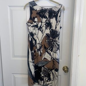 Perfect dress for Spring/summer outings or even an outfit for work!